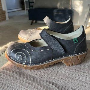 El Natura Lista, 7, Black White Tan